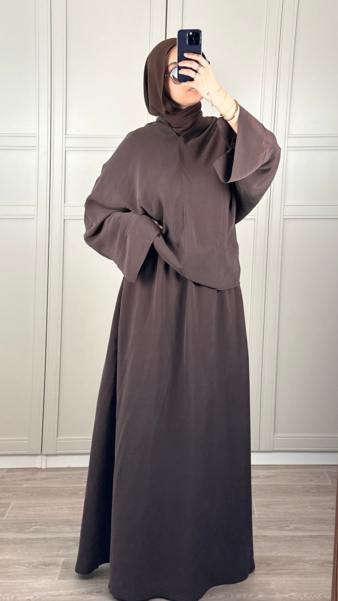 Ensemble Chocolat Femme Fluide Élégance Minimaliste & Modest Wear