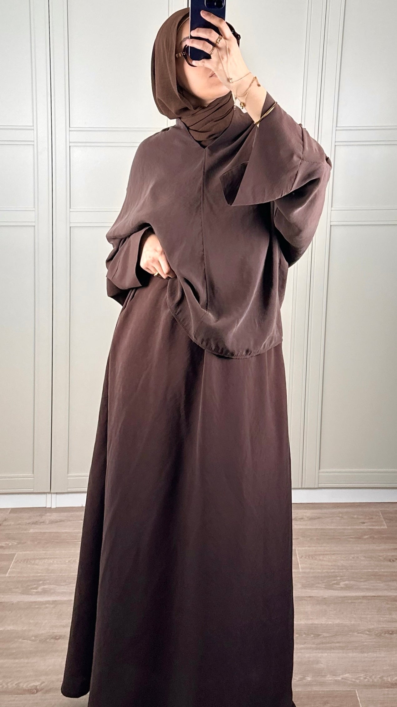 Ensemble Chocolat Femme Fluide Élégance Minimaliste & Modest Wear