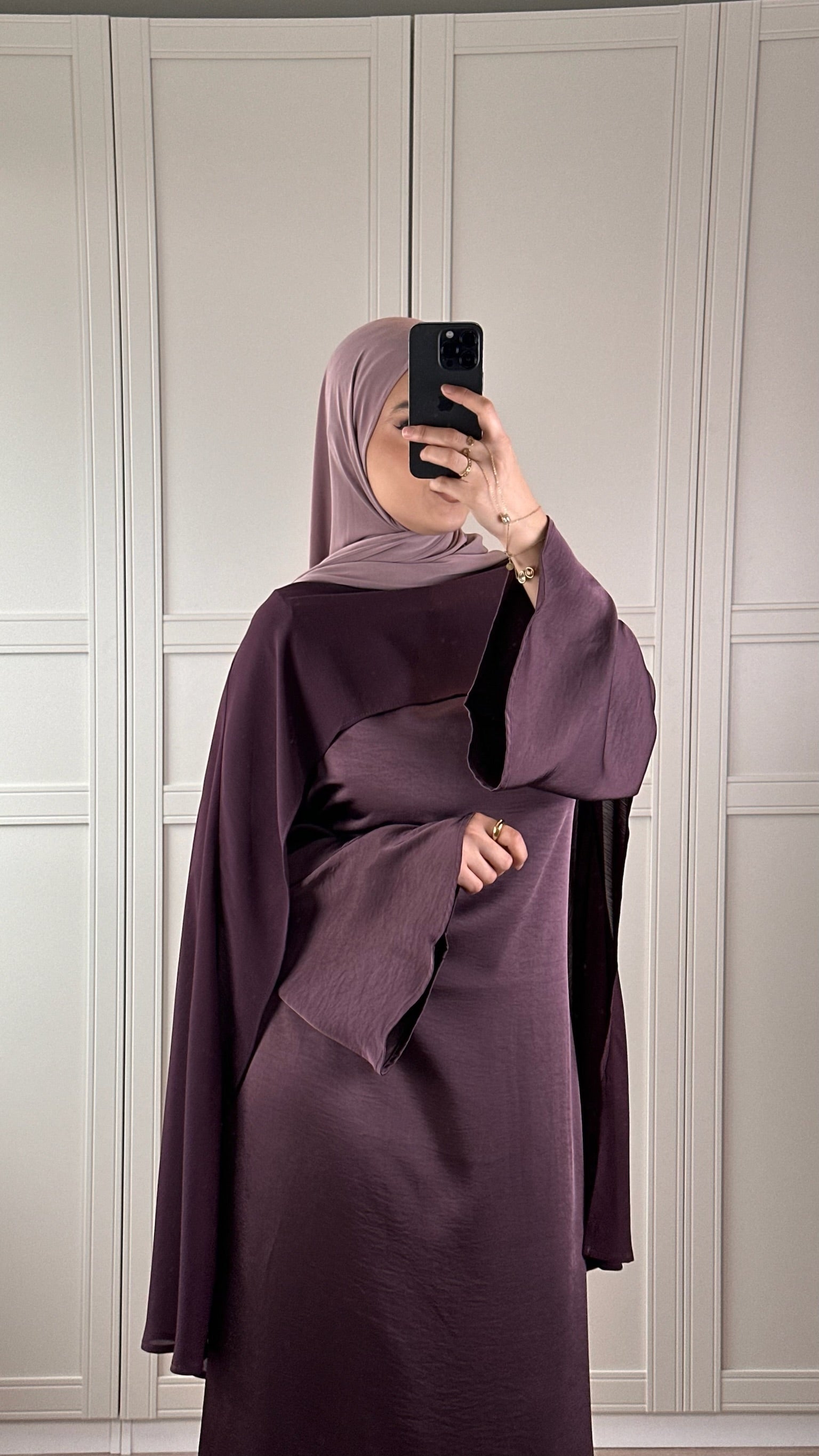 Abaya Cape Prune Femme Élégance Modest Wear Chic et Raffinée