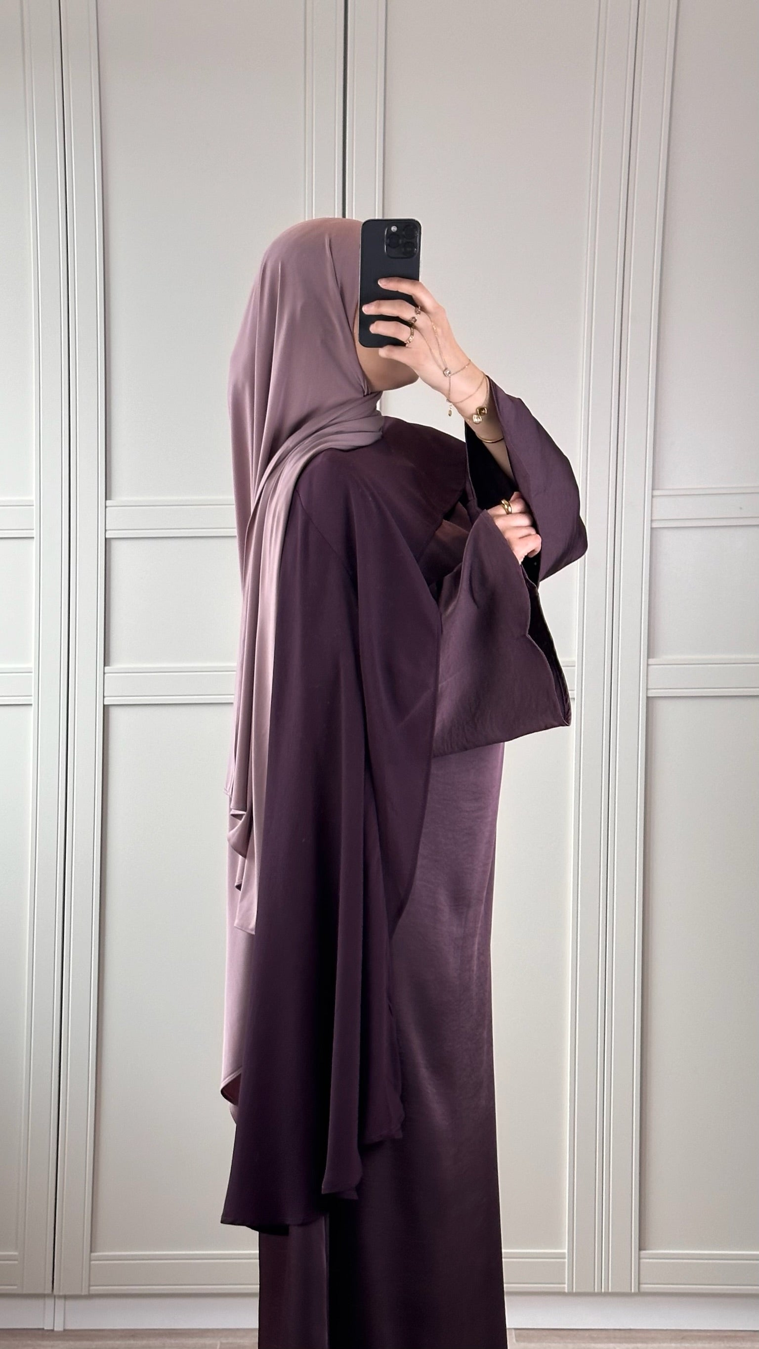 Abaya Cape Prune Femme Élégance Modest Wear Chic et Raffinée