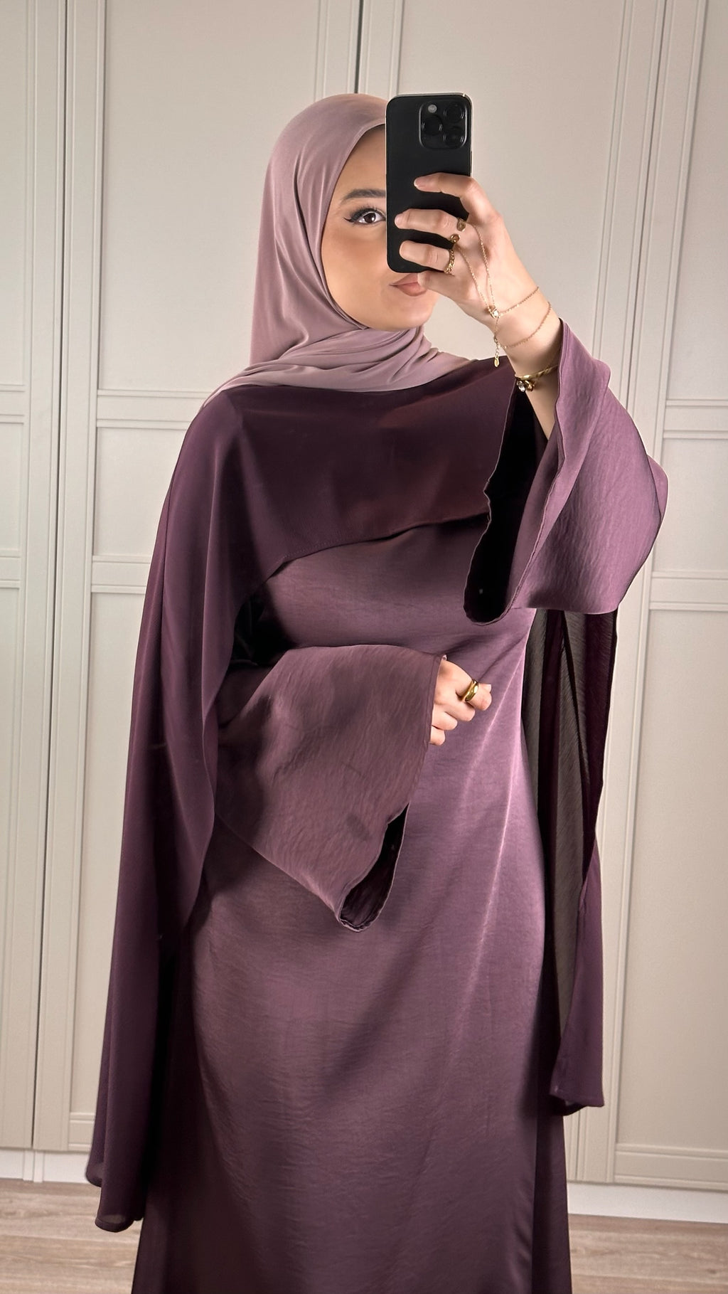 Abaya Cape Prune Femme Élégance Modest Wear Chic et Raffinée