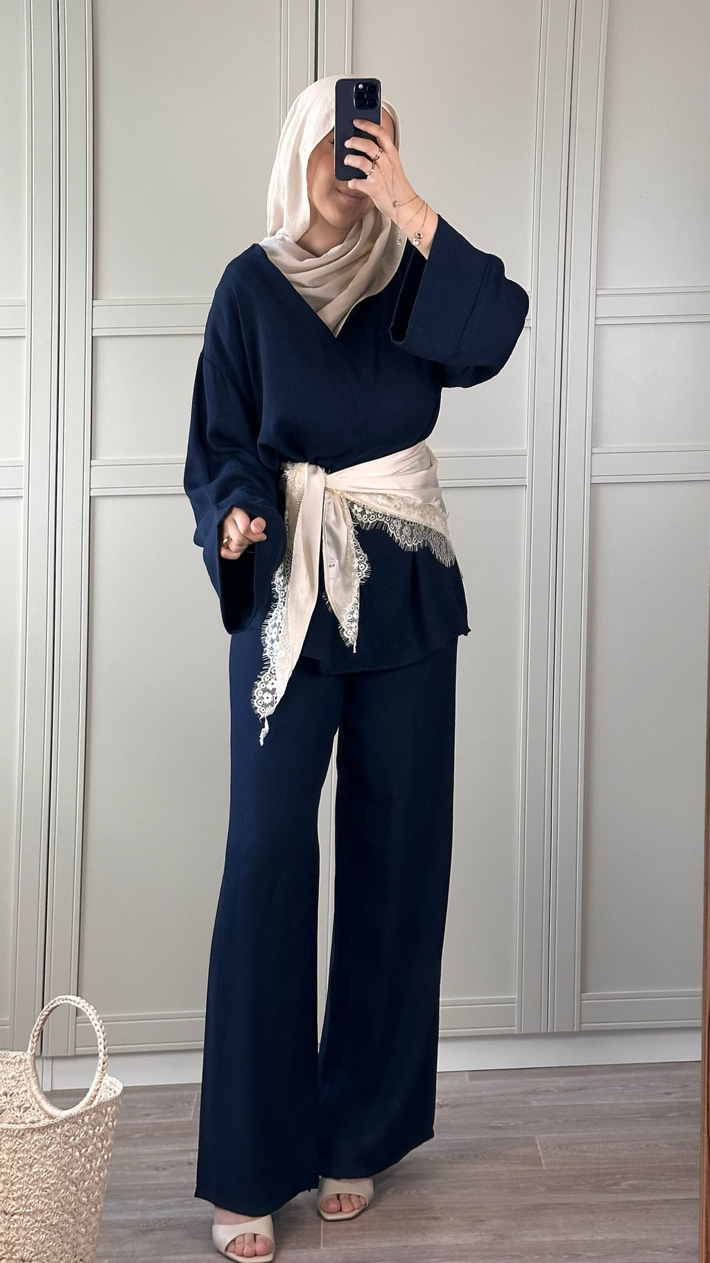 Ensemble Modest Wear Bleu Marine Fluide Tenue Chic et Élégante Femme