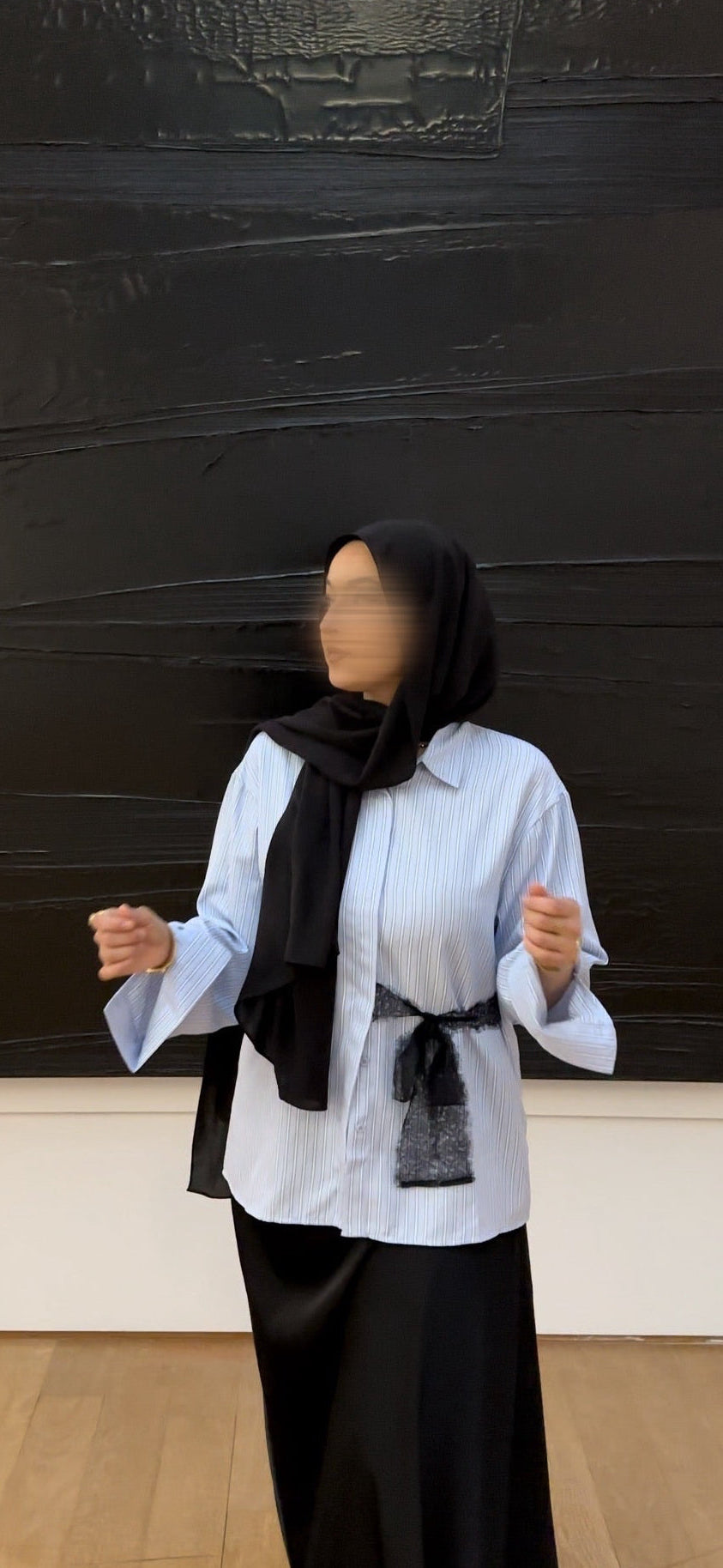 Chemise Rayée Femme avec Dentelle Chic Minimaliste & Modest Wear