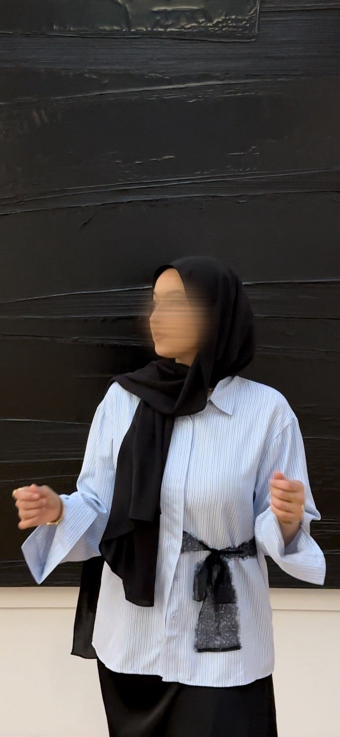 Chemise Rayée Femme avec Dentelle Chic Minimaliste & Modest Wear