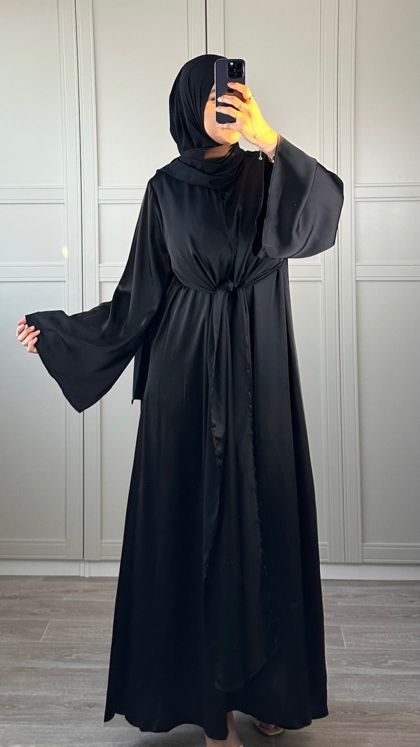 Robe Satinée Noire à Nouer Élégance Chic & Modulable