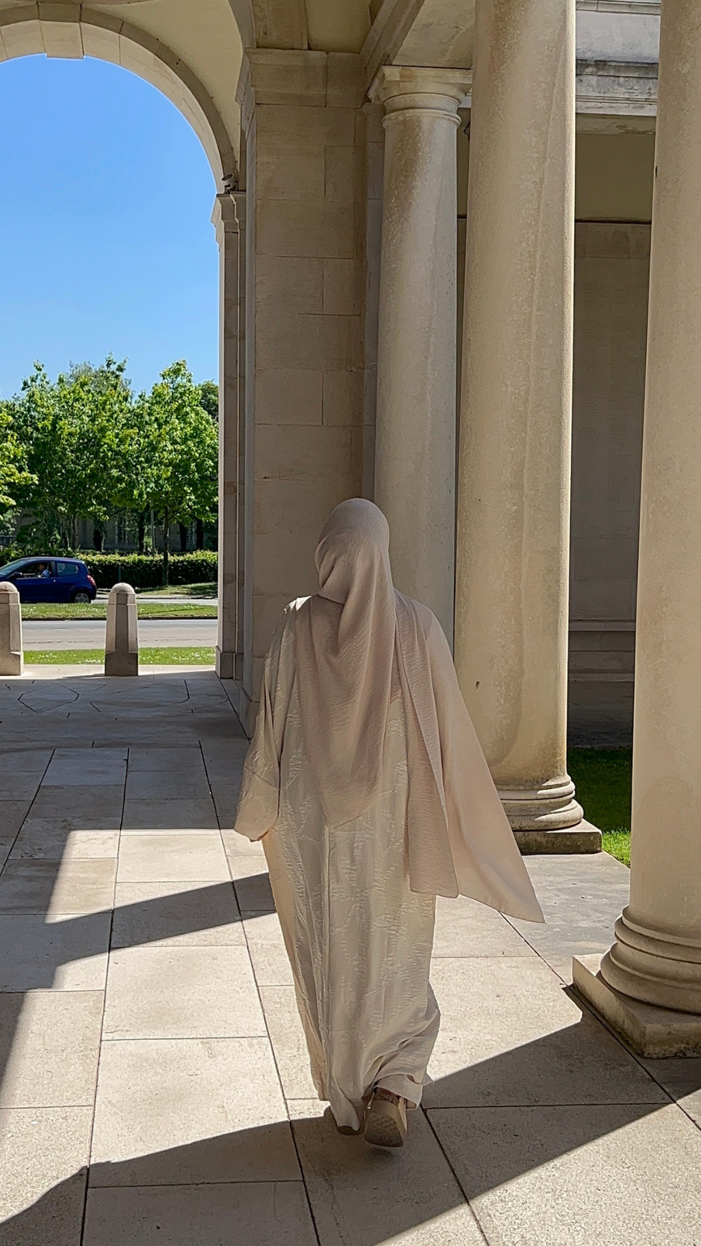 Abaya Crème Texturée Élégante – Tenue Modeste Chic & Minimaliste