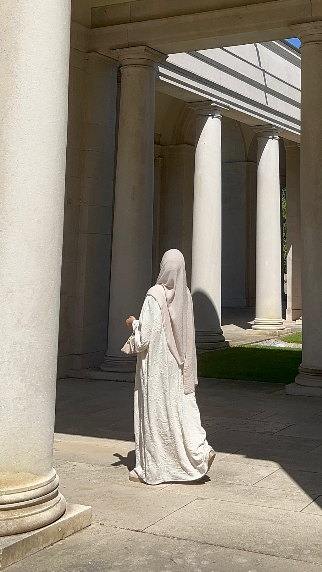 Abaya Crème Texturée Élégante – Tenue Modeste Chic & Minimaliste
