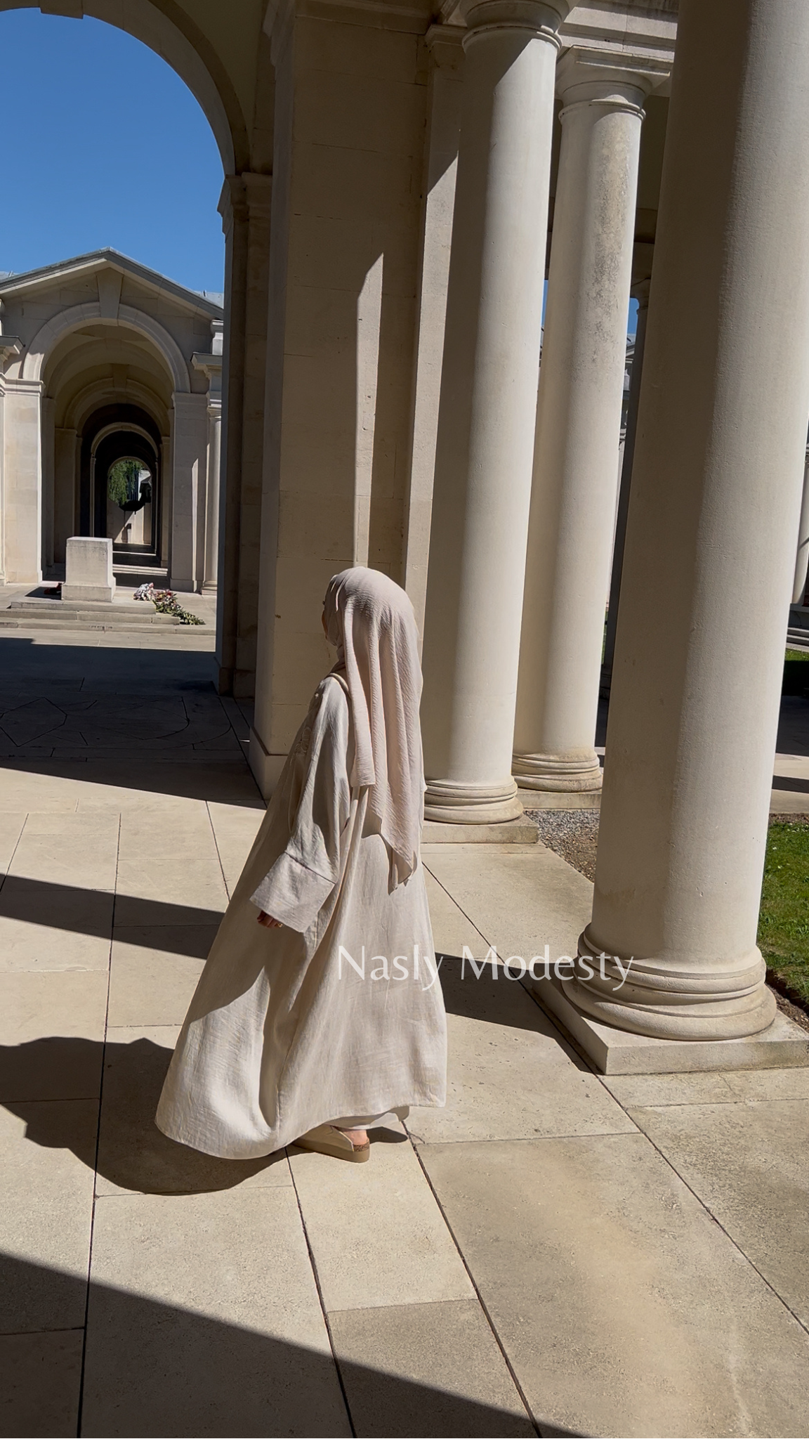 Ensemble Kimono Long & Sous-Robe Effet Lin Beige – Tenue Modeste Chic et Élégante | Nasly Modesty