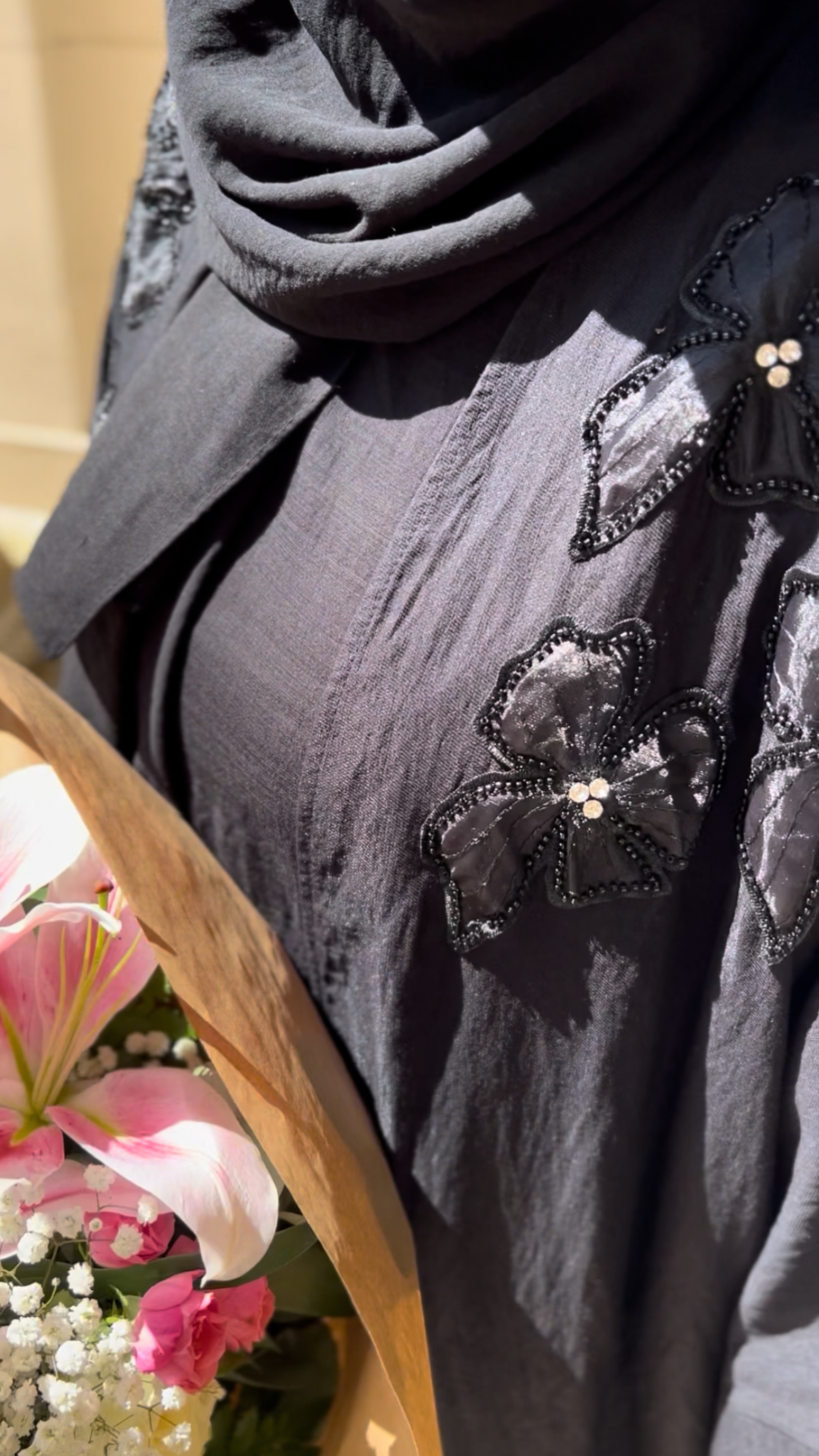 Ensemble Kimono Noir Brodé & Sous-Robe Élegante – Tenue Modeste Chic Premium