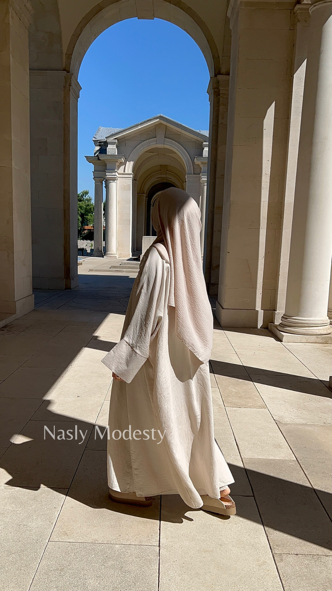 Ensemble Kimono Long & Sous-Robe Effet Lin Beige – Tenue Modeste Chic et Élégante | Nasly Modesty